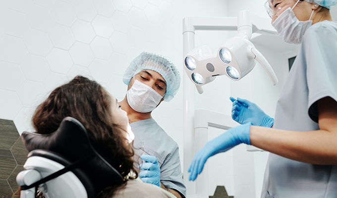 Equipo experimentado de planificación de tratamiento de ortodoncia